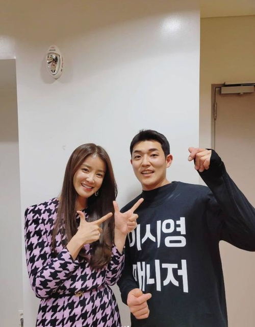 从帅到被赞像BTS Jin，看韩星经纪人高颜值暖男现象 演出经纪的新趋势